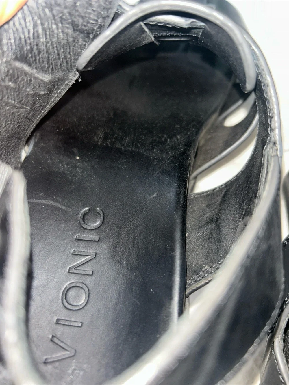 Vionic Men's Black Leather Fisherman Sandals Size 9